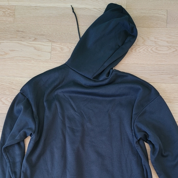 Black hoodie - Picture 2 of 3
